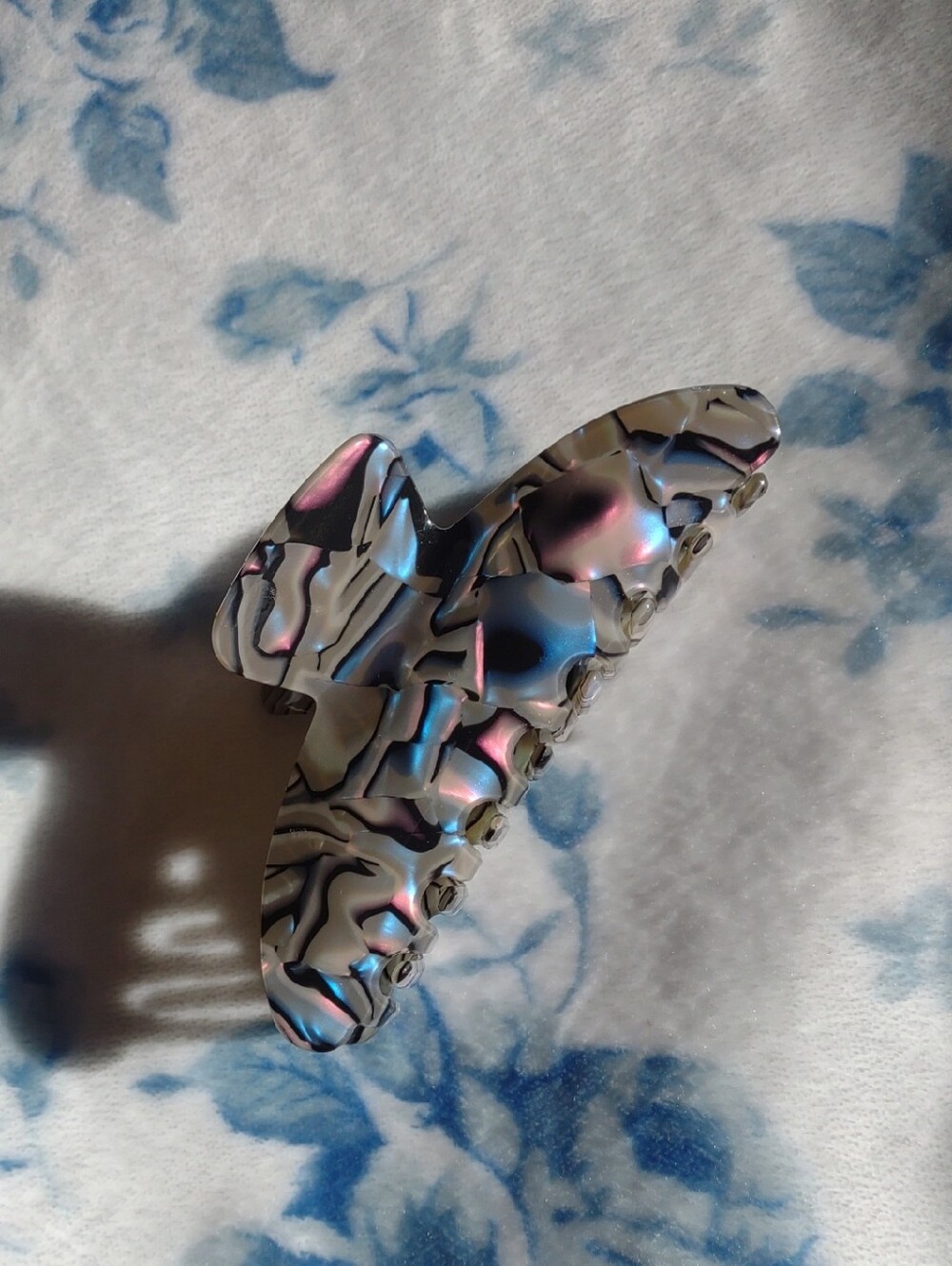Women’s Multicolor Iridescent Claw Hair Clip